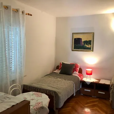 Apartment Nede *